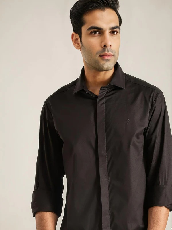 Indian Terrain Men Solid Black Shirt